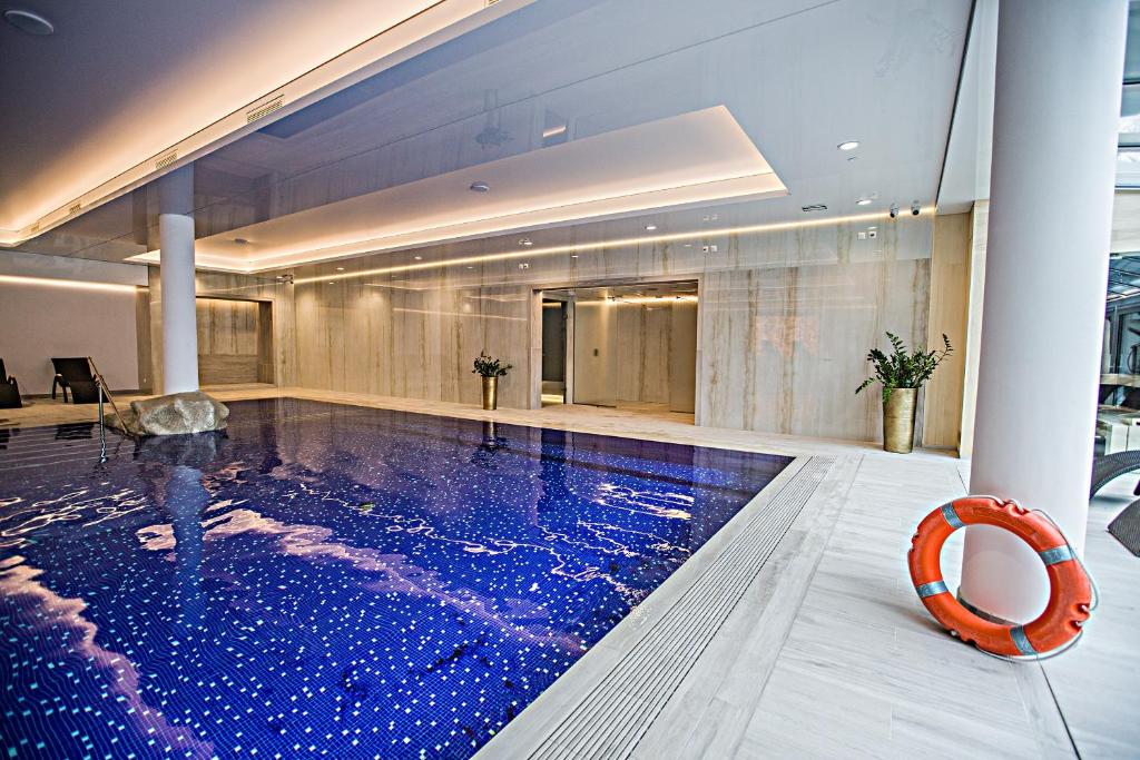 Bazén v ubytování Hotel Lubicz nebo v jeho okolí