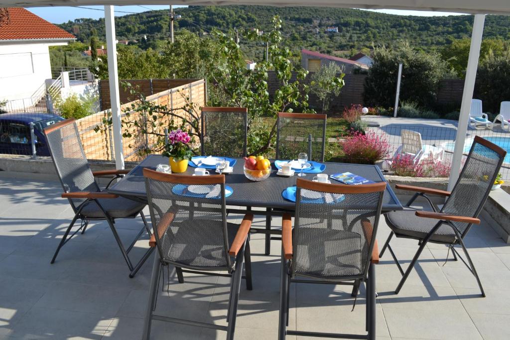 Balkón nebo terasa v ubytování holiday home on DUGI OTOK - OTOK