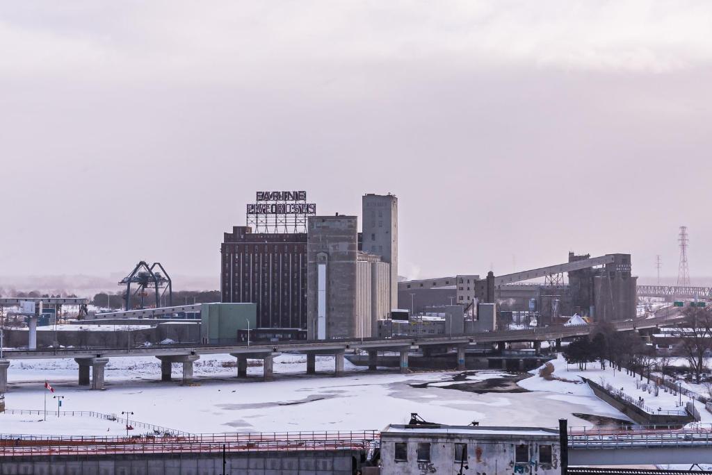 
Executive - Canal View
