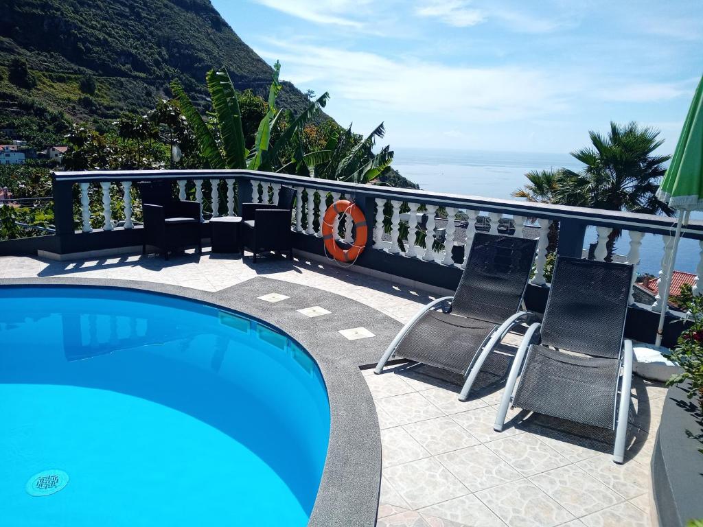 Bazén v ubytování Arcos Grand Suites with pool nebo v jeho okolí