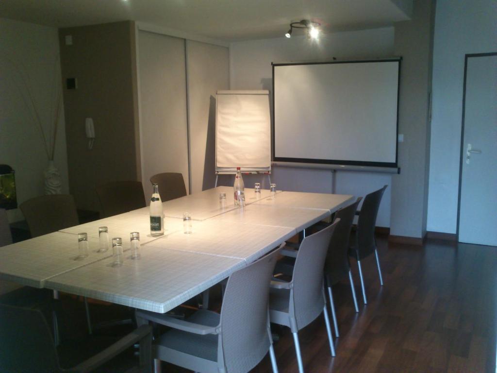Konferenční prostory v ubytování The Originals City, Hôtel Hélios, Roanne Nord