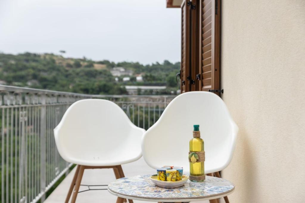 Balkón alebo terasa v ubytovaní LeMoon Holiday Home x7 con Terrazzo e Parcheggio - Sorrento Coast