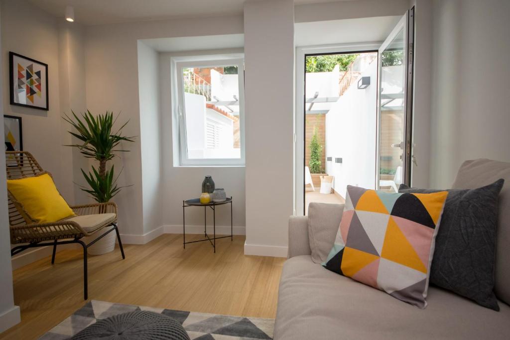 Кът за сядане в Designer Apartment in one of Lisbon's Trendiest Quarters