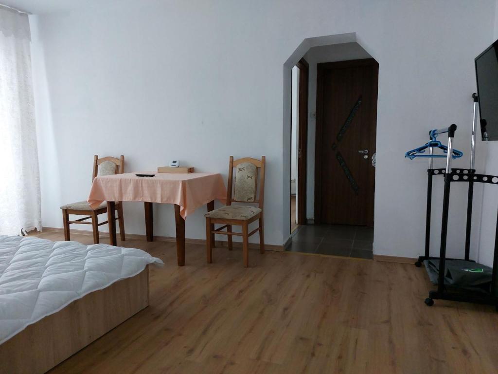 Complete Holiday Apartment, Apartament de vacanta cu 3 camere, Petroşani,  Romania - Booking.com