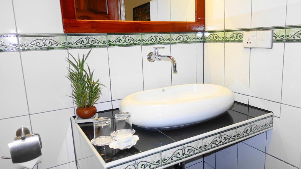 Regina Beach Bungalow - 11