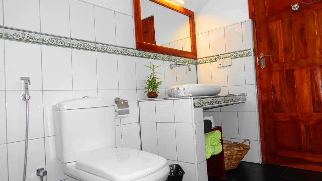 Regina Beach Bungalow - 12