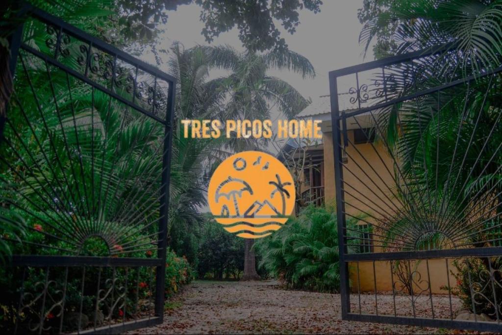 2 Blocks from the Ocean - 10 min walk - Casa Tres Picos - Land of Pura Vida - Housity