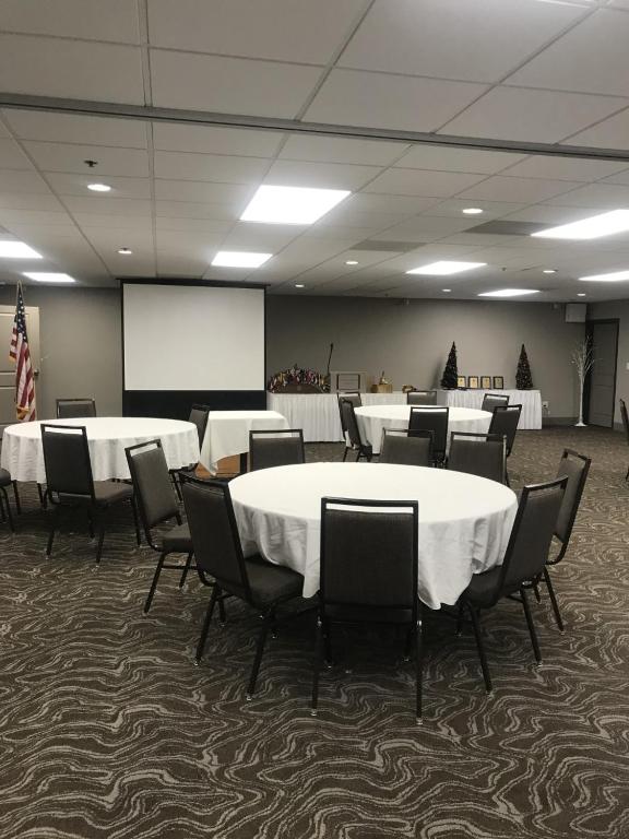 Country Inn & Suites by Radisson, Fargo, ND photo