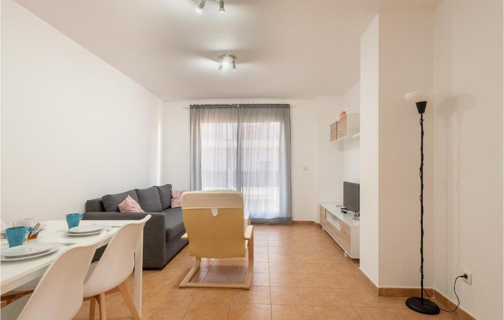 Nice apartment in La ALgaba with 3 Bedrooms and Outdoor ...