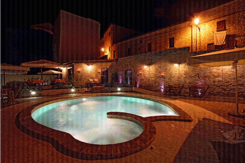 Bazén v ubytování Residence Borgo Da Mare nebo v jeho okolí