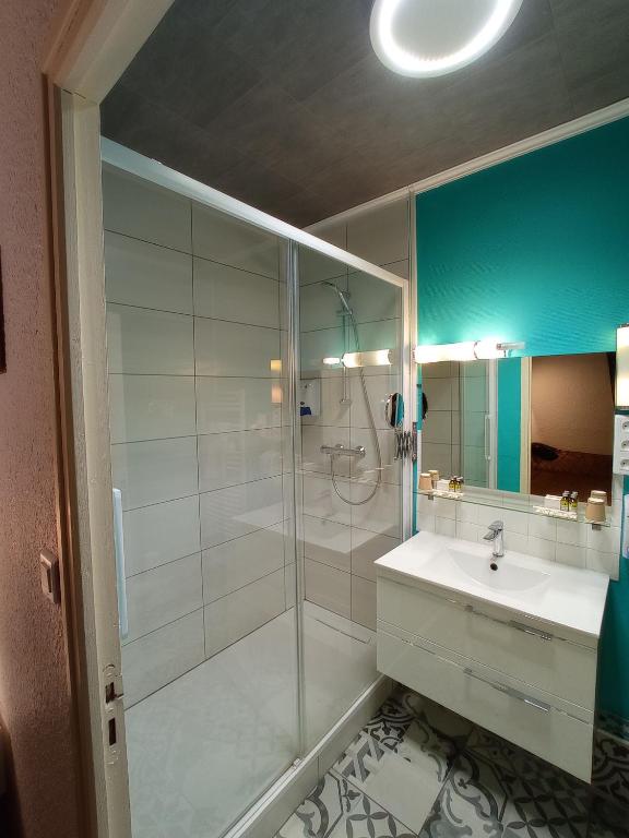 Logis Hôtel Le Bocage - Habitación Cuádruple