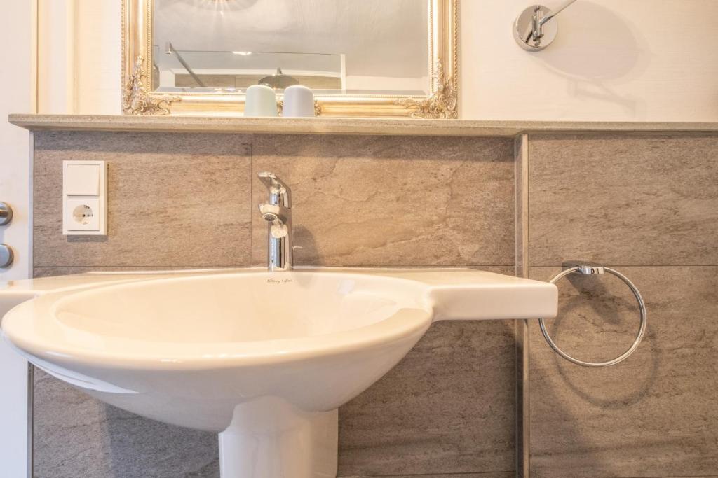 Kúpeľňa v ubytovaní Haus Standlgut Rauris -- incl Sommercard