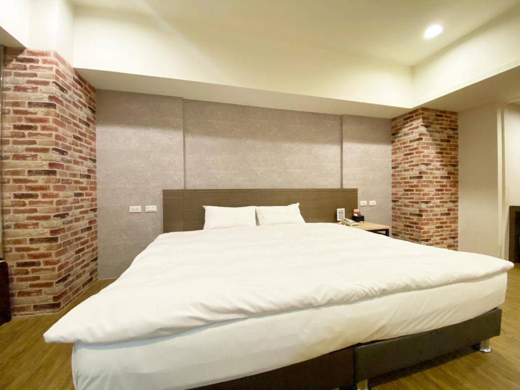 Taichung Old F Hotel - Deluxe Queen Room