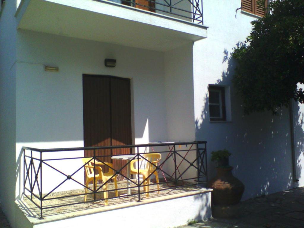 Balkon lub taras w obiekcie Karagiozos Studios & Apartments