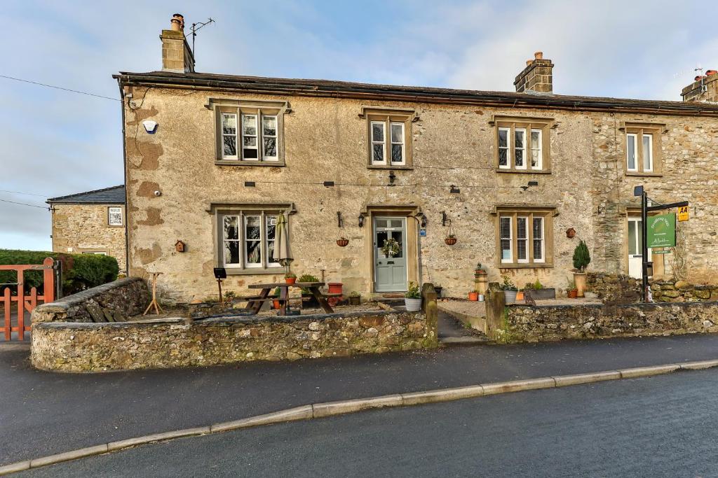 Swallows Nest Bed and Breakfast - Housity