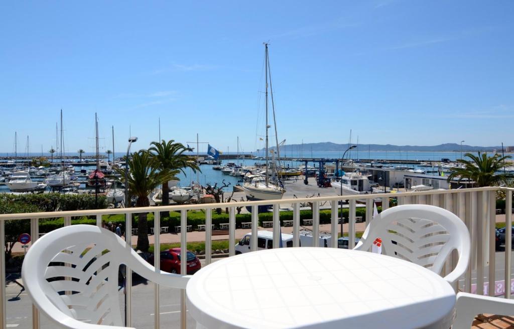 Γενική θέα στη θάλασσα ή θέα στη θάλασσα από  αυτό το διαμέρισμα