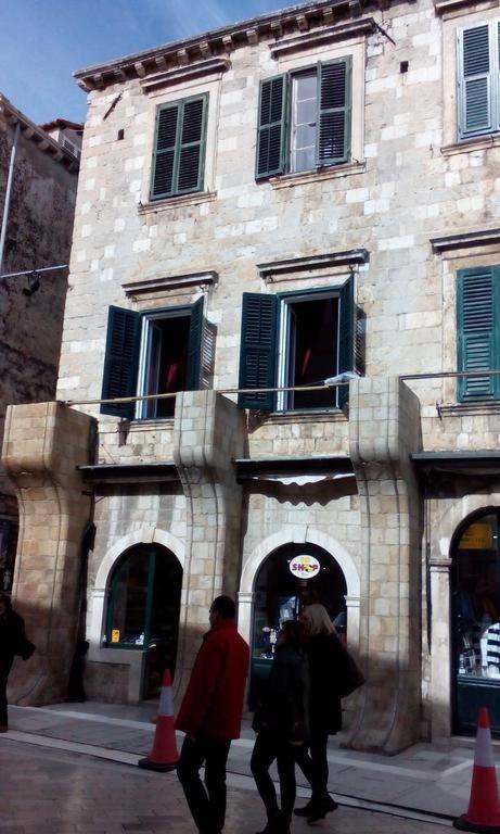 Hostia v ubytovaní Room in Dubrovnik with air conditioning, WiFi washing machine 4246-3