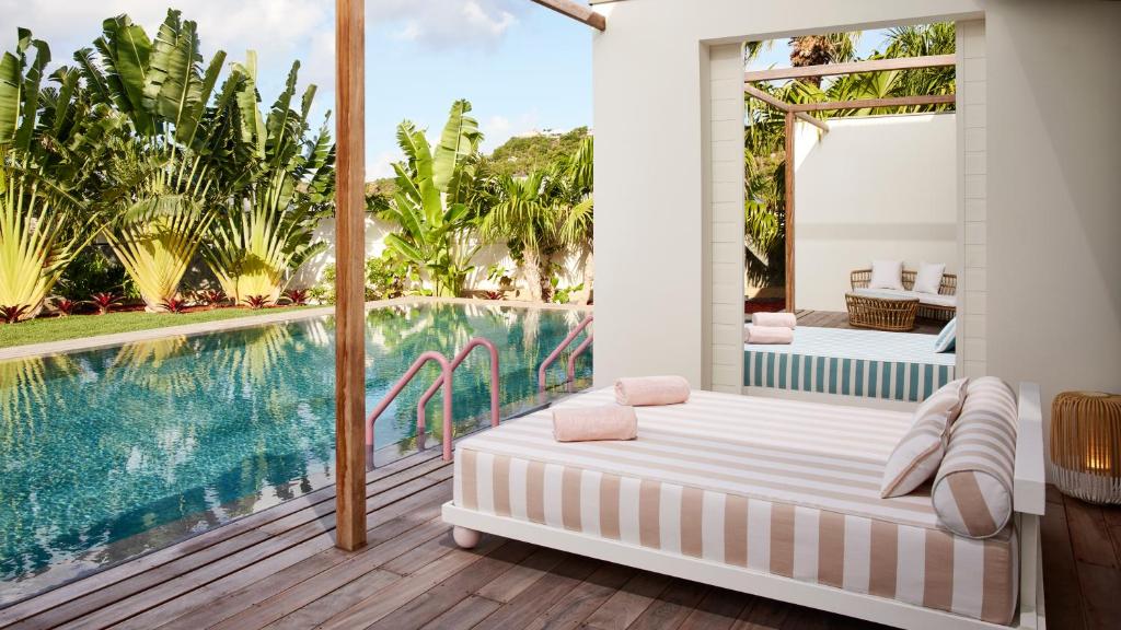 Bazén v ubytování Tropical Hotel St Barth nebo v jeho okolí