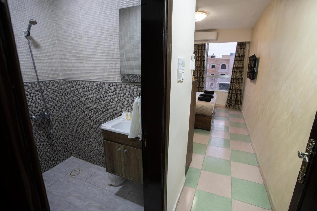 Koupelna v ubytování Darak hotel