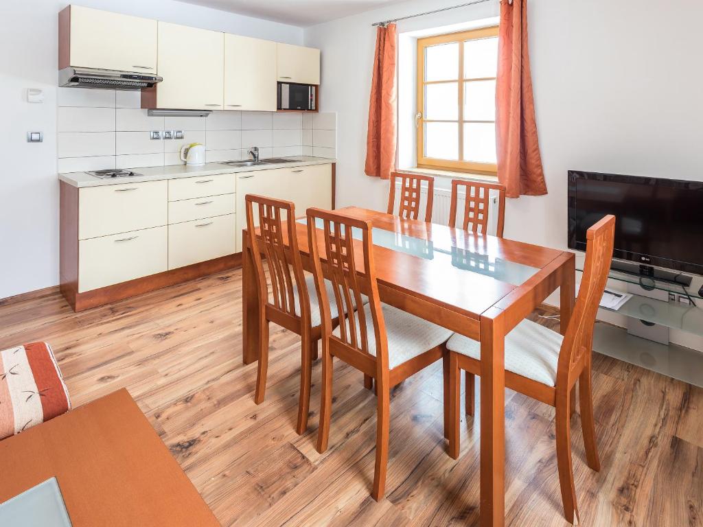 Kuchyň nebo kuchyňský kout v ubytování EA Apartmány na Filipce