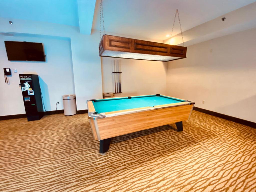Biliár nebo kulečník v ubytování Comfort Suites Scranton near Montage Mountain