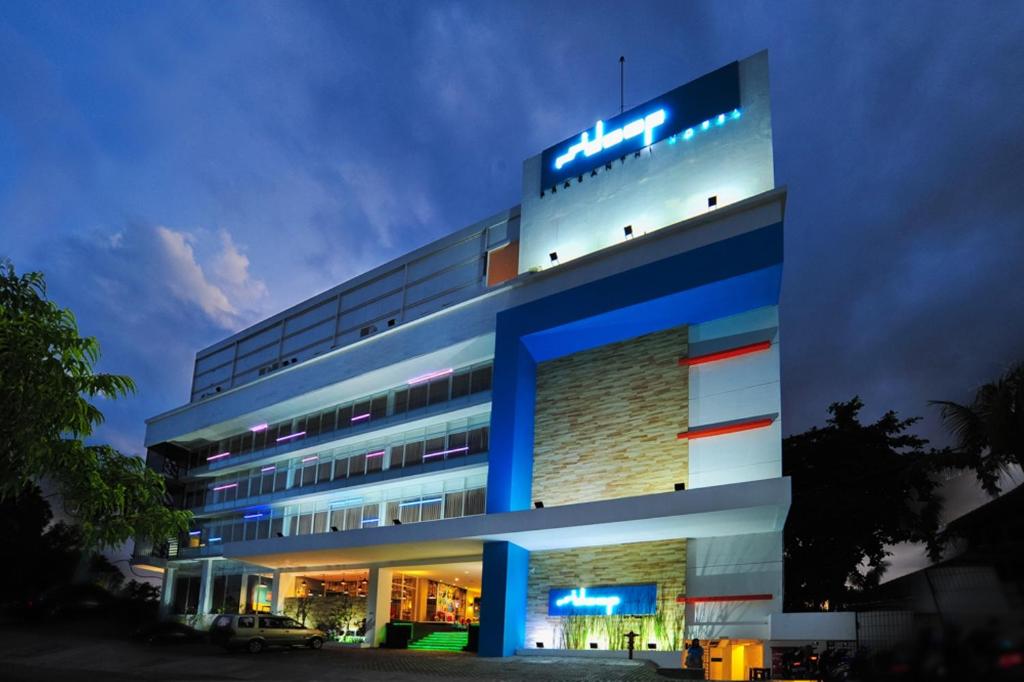 Idoop Hotel by Prasanthi Photo