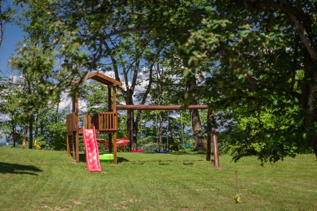 Detský kútik v ubytovaní Holiday home in Rakovica with terrace, WiFi, washing machine 4488-2