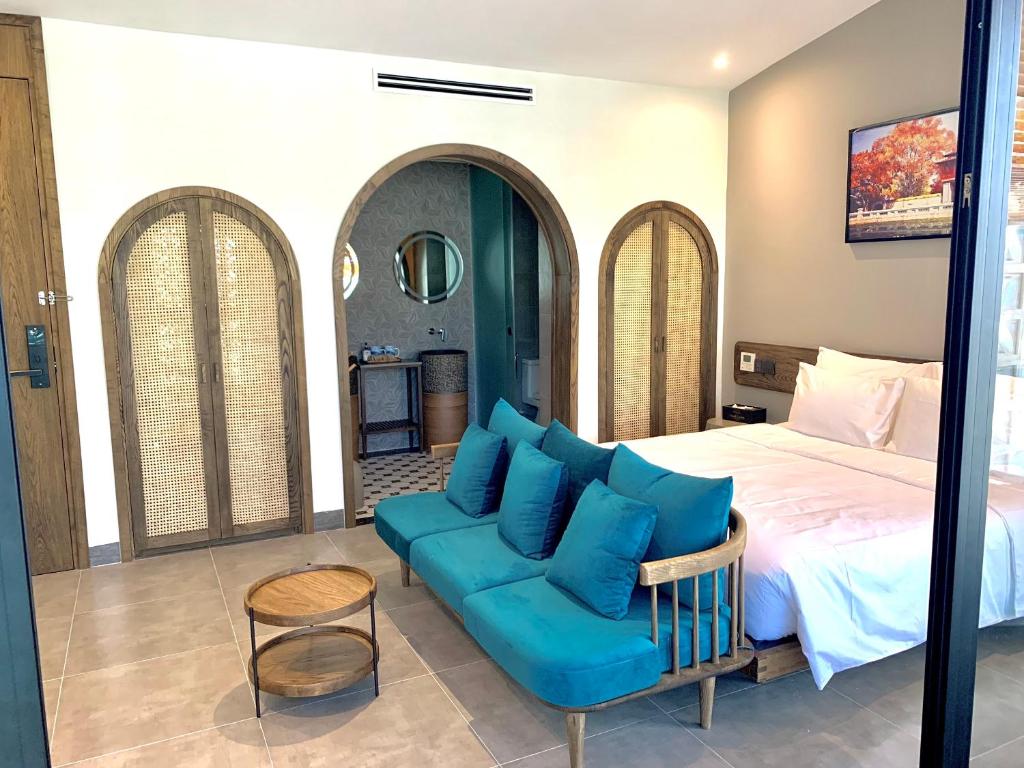 The Mystery Con Dao - 17