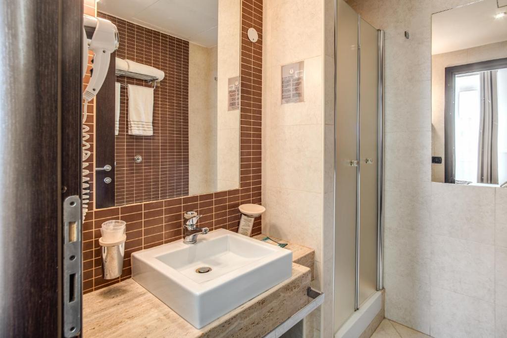 Koupelna v ubytování Hotel Everest Inn Rome