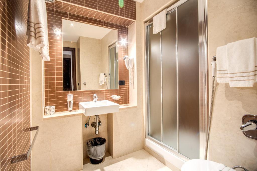 Hotel Everest Inn Rome - Resim 42