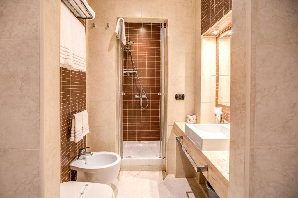 Koupelna v ubytování Hotel Everest Inn Rome