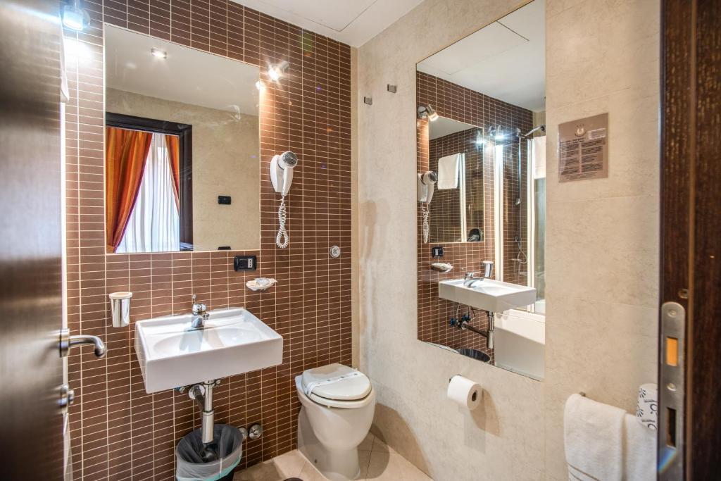 Hotel Everest Inn Rome - Resim 41