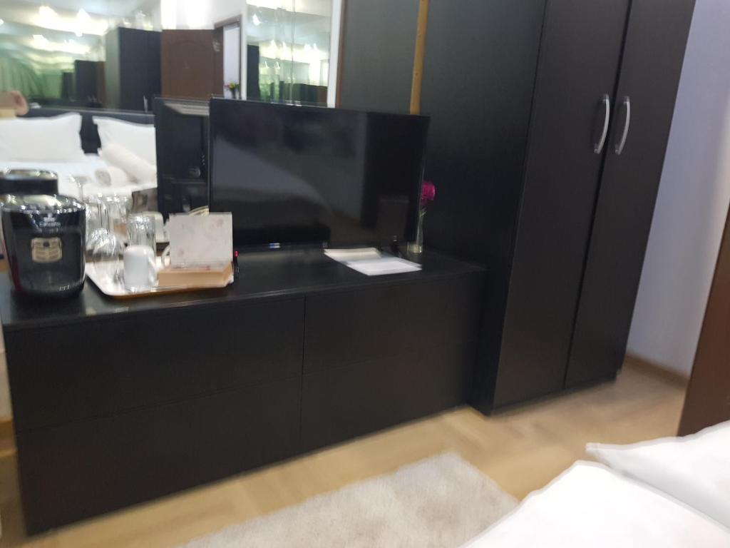 Mirrors Spa Mega Mall National Arena