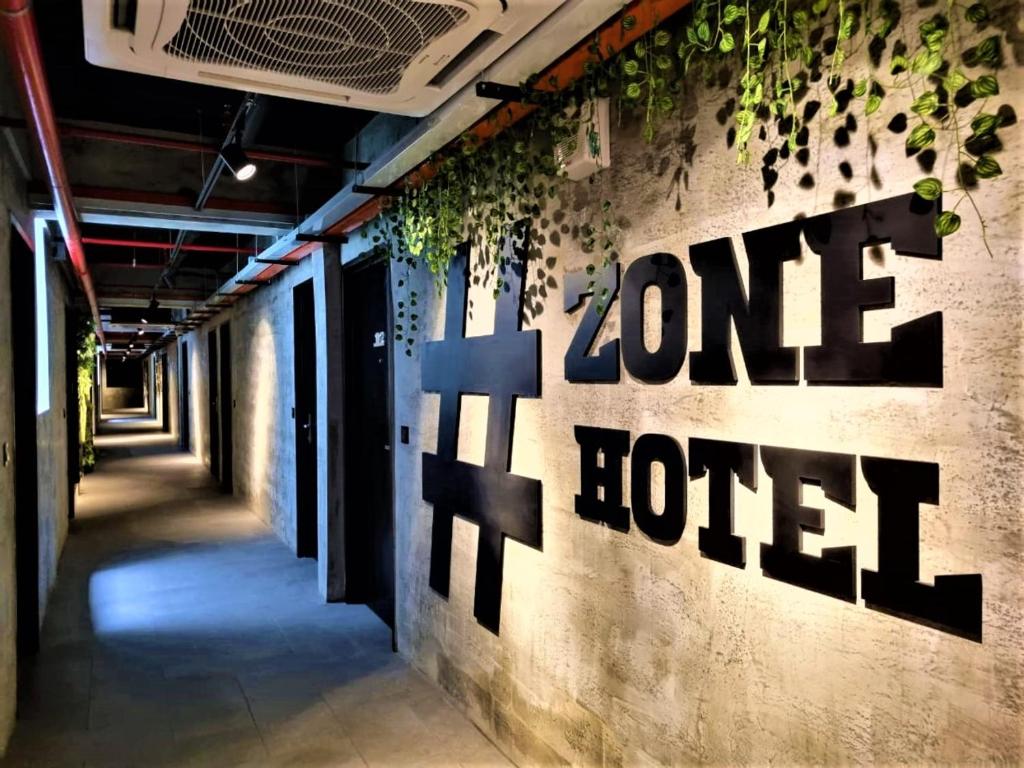 Certifikát, hodnocení, plakát nebo jiný dokument vystavený v ubytování Zone Hotel Ipoh