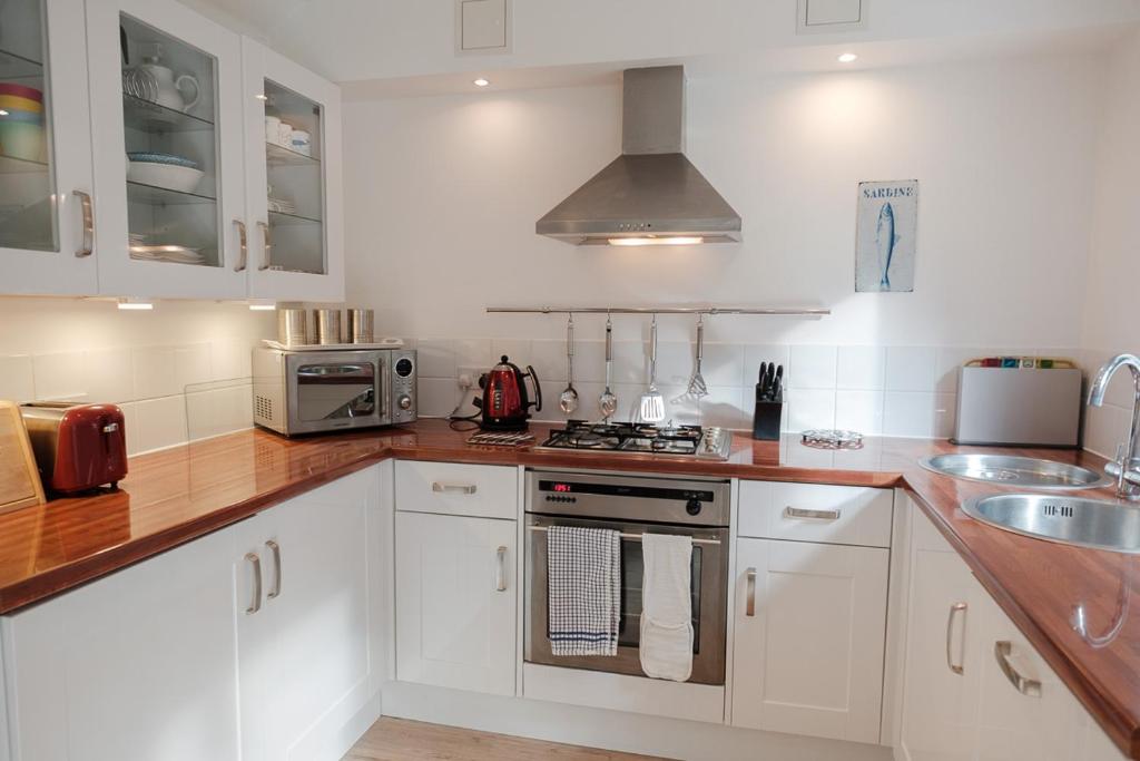 West Bay Cottages Yarmouth Isle of Wight - 