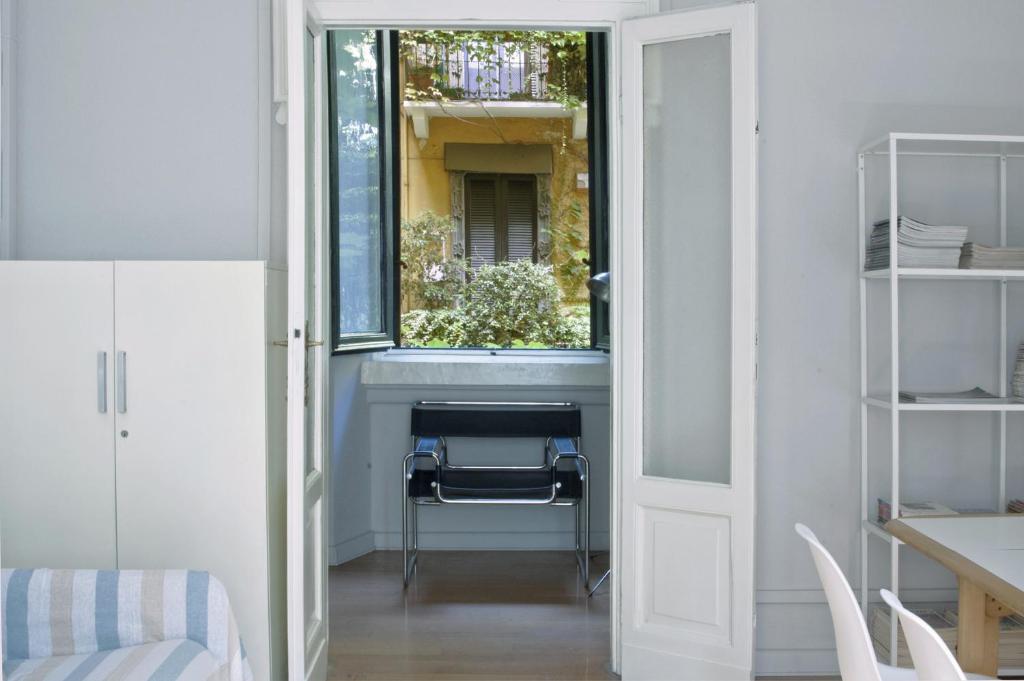 Liberty Two-Room Apartment in Porta Venezia - Two-Bedroom Apartment