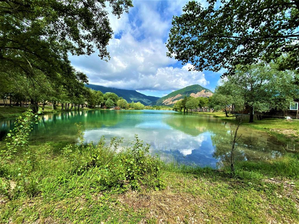 Camping Le Lac Bleu, Châtillon-en-Diois – Tarifs 2024