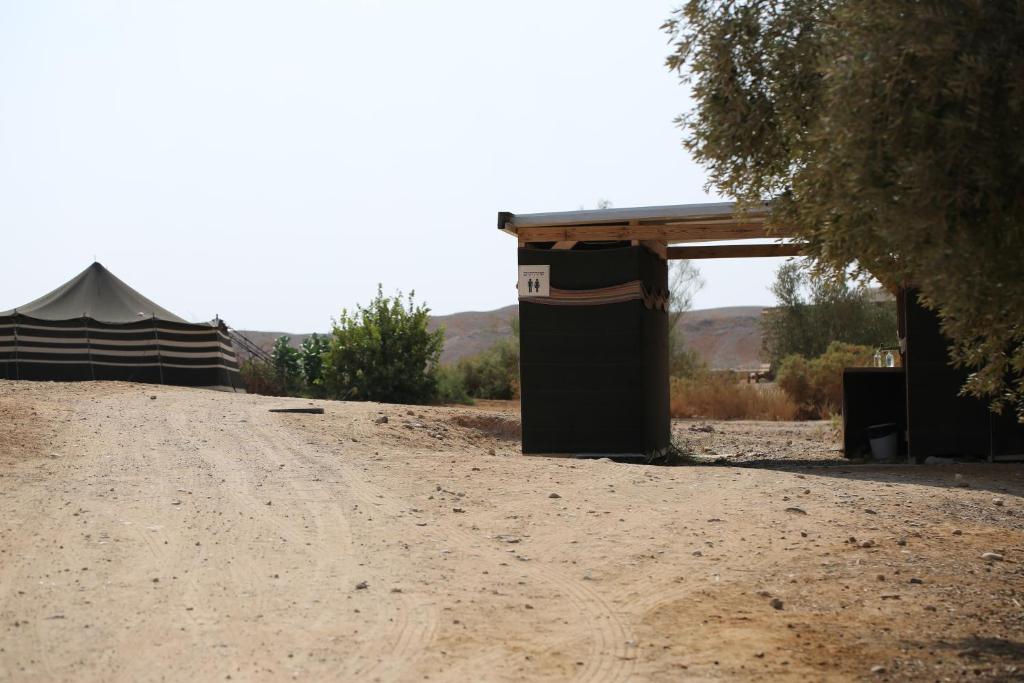 Foto dalla galleria di Desert Days mud cabin's Resort a Zuqim