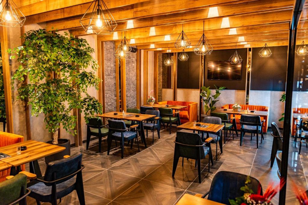 Restaurace v ubytování Hotel Forest