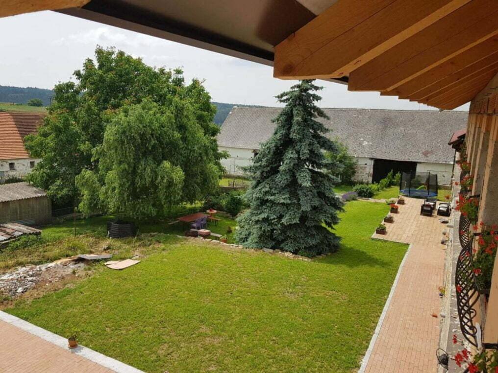 Zahrada ubytování Penzion Tvrz Dub u Tábora