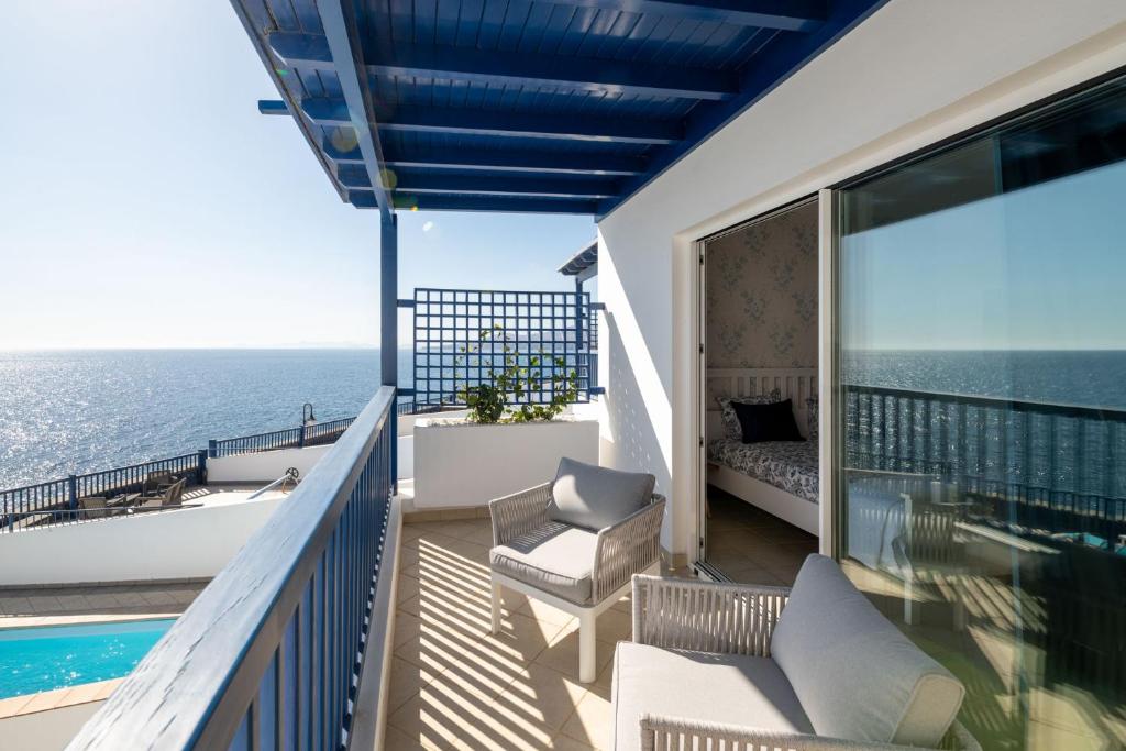 a balcony with a view of the ocean at CALERO DREAM by Buenavilla in Puerto Calero