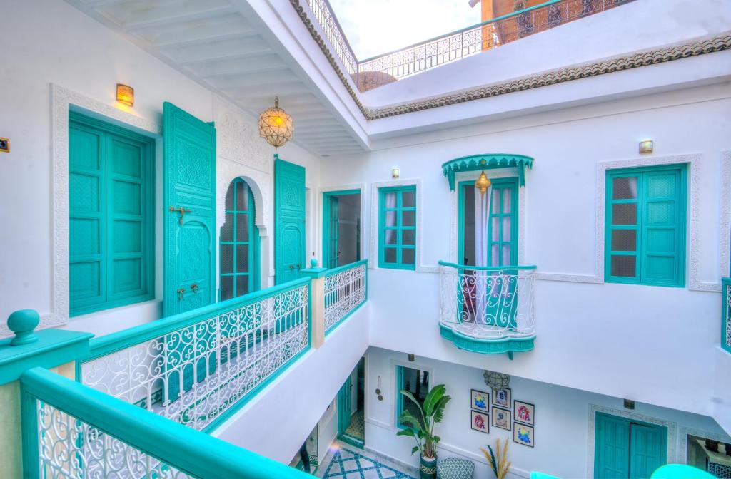 Ein Balkon oder eine Terrasse in der Unterkunft riad paradis blanc