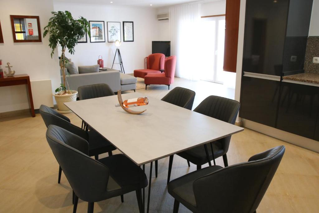 Pine Tree Seaside Apartments 500m to Beach - 10