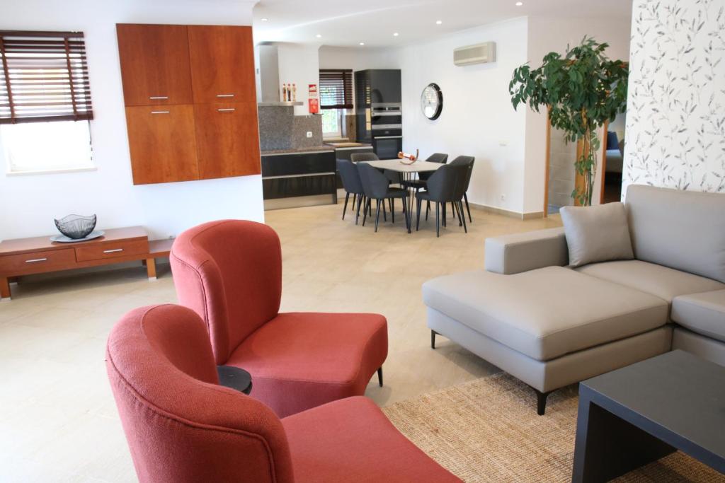 Pine Tree Seaside Apartments 500m to Beach - 9