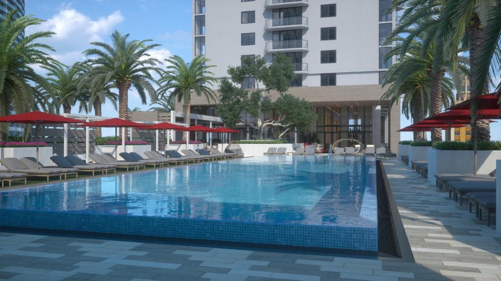Бассейн в Global Luxury Suites Miami Worldcenter или поблизости