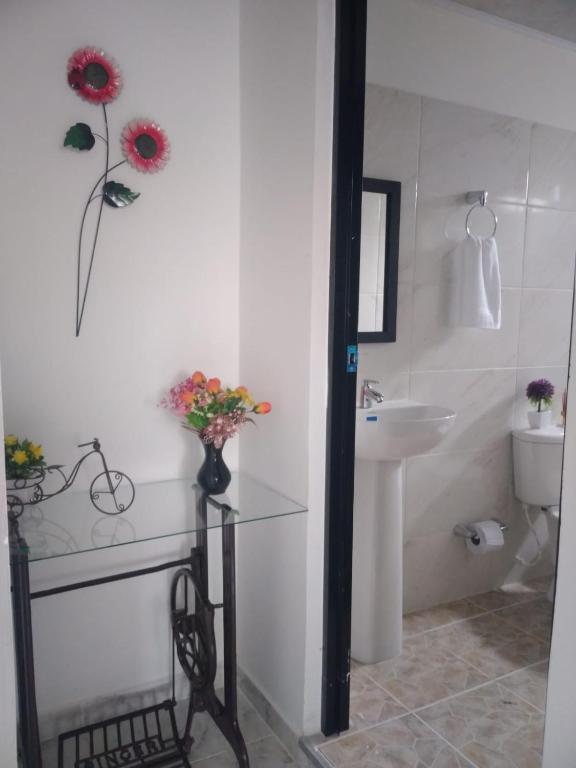 Koupelna v ubytování Apartamentos El Caudal, Villavicencio