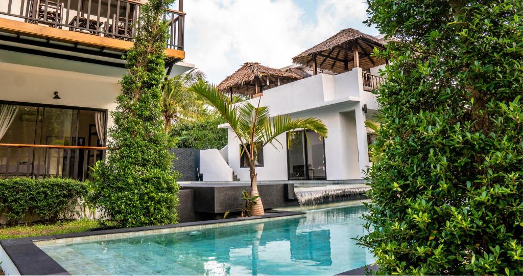 Bazén v ubytování Aqua Suites nebo v jeho okolí