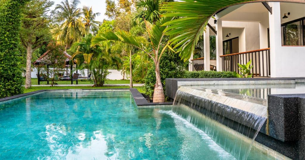 Bazén v ubytování Aqua Suites nebo v jeho okolí