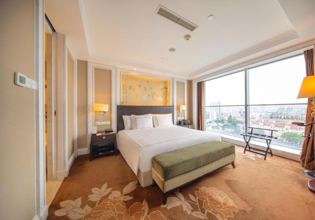 Tonino Lamborghini Hotel Kunshan City Center - Luxe Suite