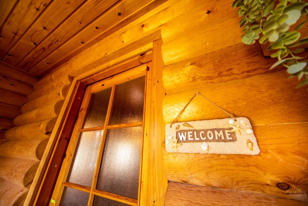 Fotografie z fotogalerie ubytování Awaji Large Log house in Goshiki 2 v destinaci Sumoto